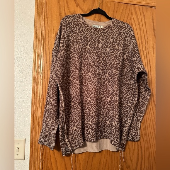Sandrine Rose Cheetah Print Sweater - NWT- Size L - Picture 1 of 8